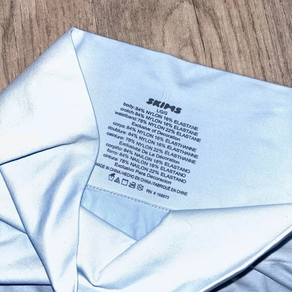 SKIMS Soft Smoothing Seamless Shorts Light Blue Casual Relaxed Lounge Shorts NEW - Picture 3 of 3